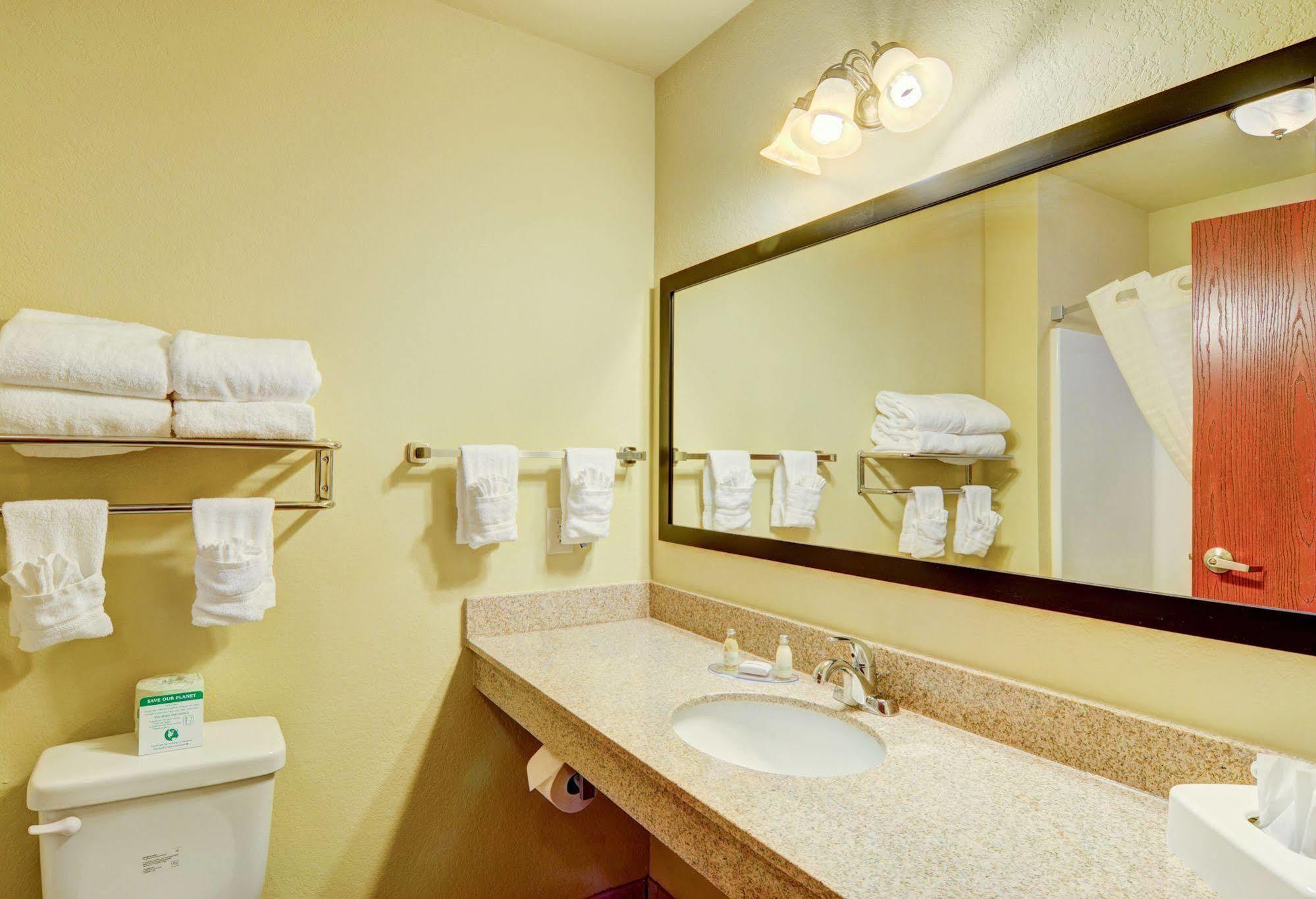Cobblestone Hotel & Suites - Punxsutawney Dış mekan fotoğraf