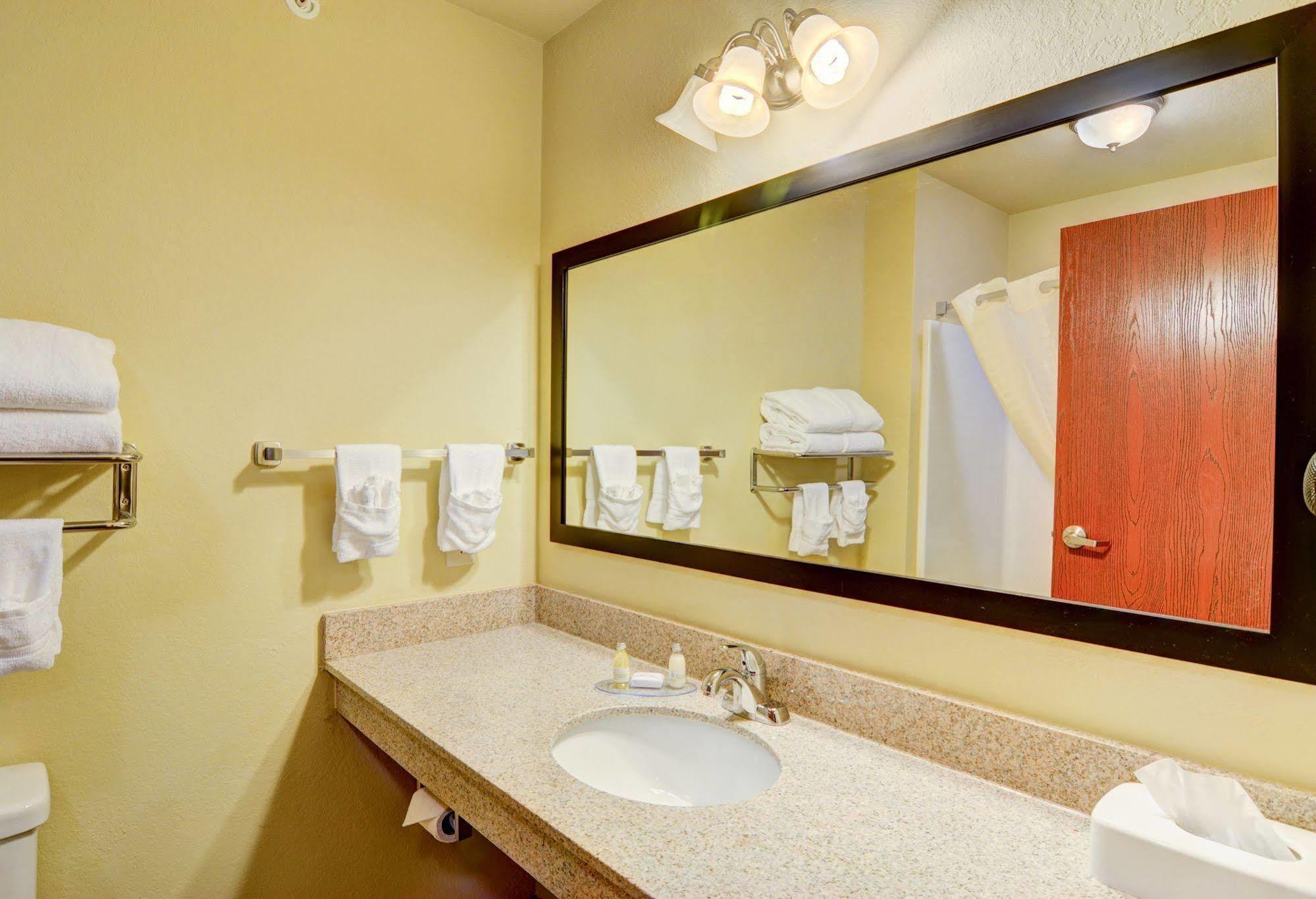 Cobblestone Hotel & Suites - Punxsutawney Dış mekan fotoğraf