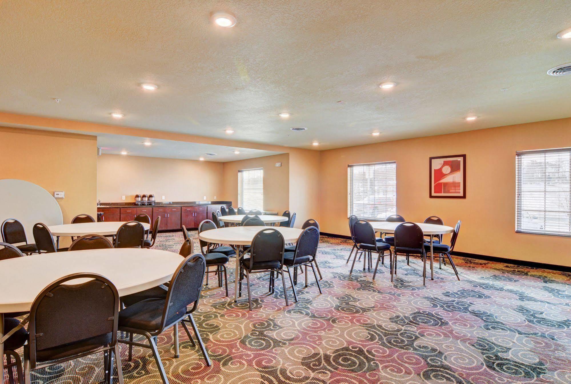 Cobblestone Hotel & Suites - Punxsutawney Dış mekan fotoğraf