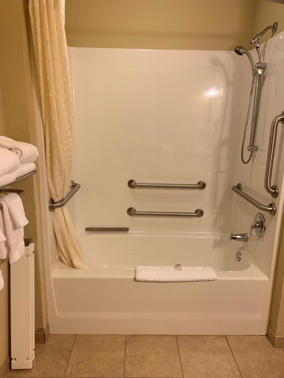 Cobblestone Hotel & Suites - Punxsutawney Dış mekan fotoğraf
